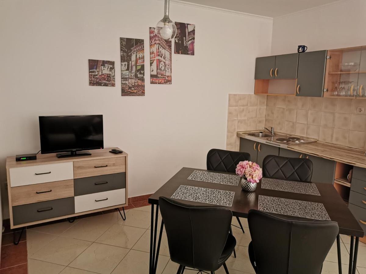 Apartmani Prova Tisno Exterior foto