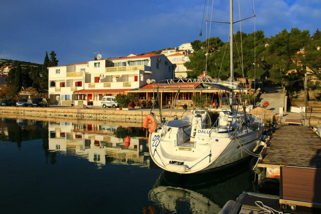 Apartmani Prova Tisno Exterior foto