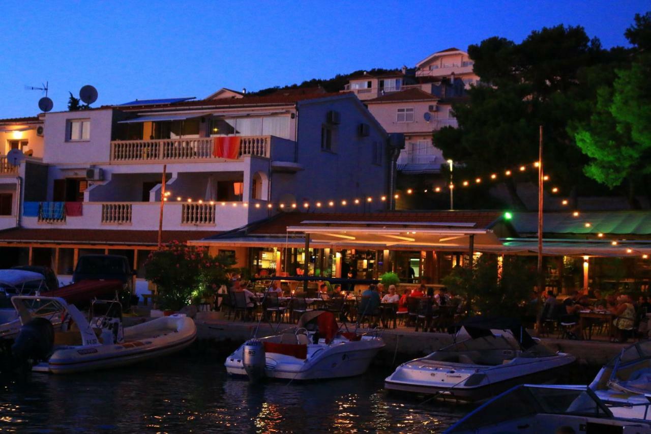 Apartmani Prova Tisno Exterior foto