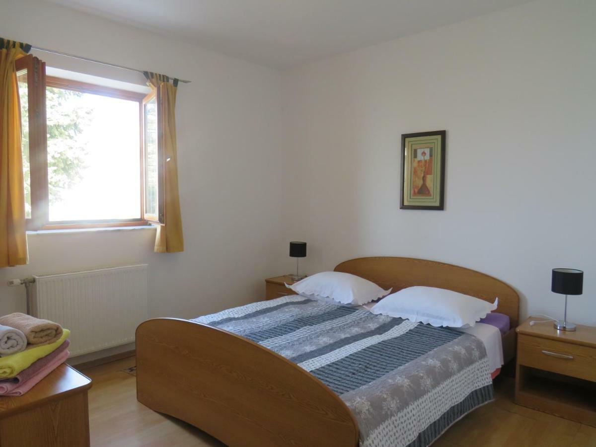 Apartmani Prova Tisno Exterior foto