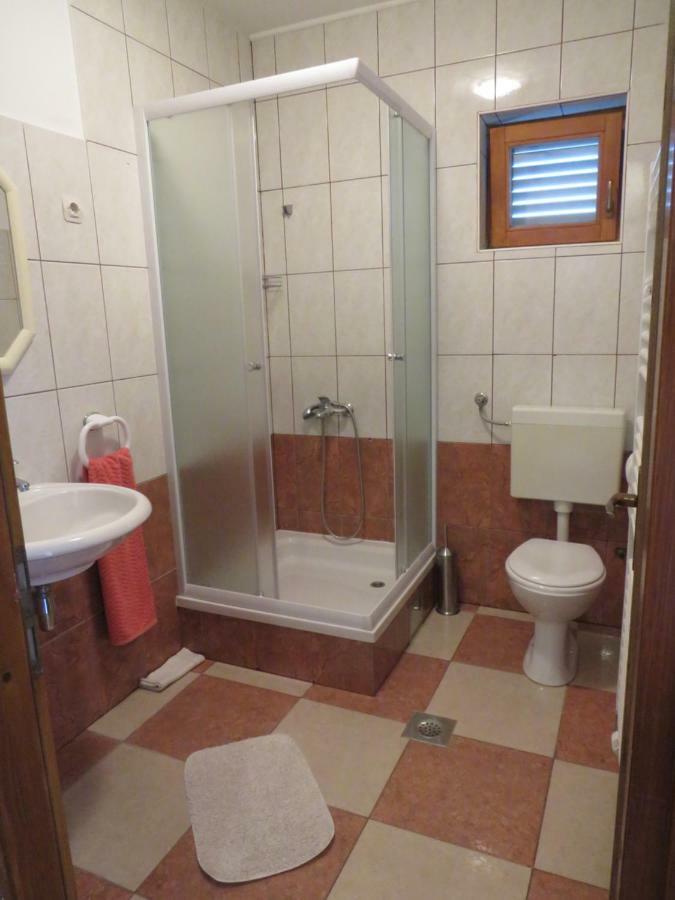 Apartmani Prova Tisno Exterior foto